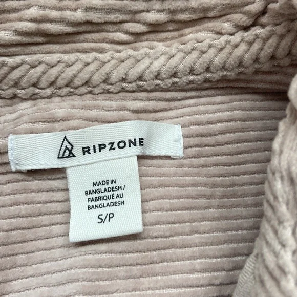 Shacket - Picture 2 of 5